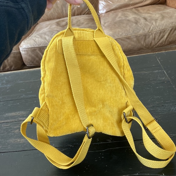 Yellow mustard little back pack - Picture 2 of 2